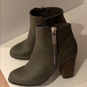 Heeled boots